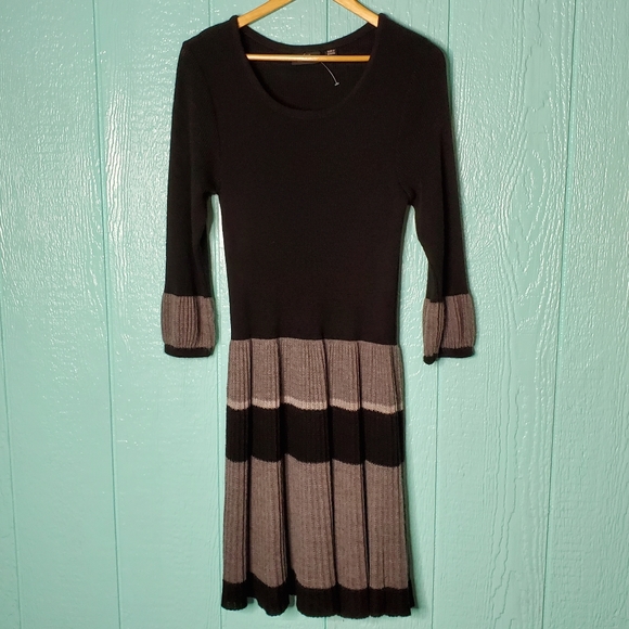 ❤️3/$15 Lerrie Sweater Knit Dress Stripe Black Gray Long Sleeve stretch … - Picture 1 of 4